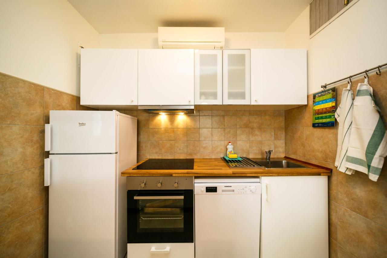 Apartment Zuza Krk Крк Экстерьер фото
